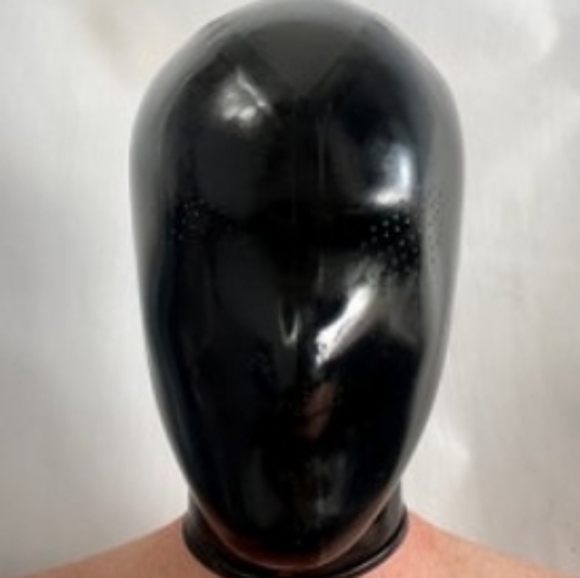 All blackout latex hood with microperforated holes and nose holes - Picture 1 of 2
